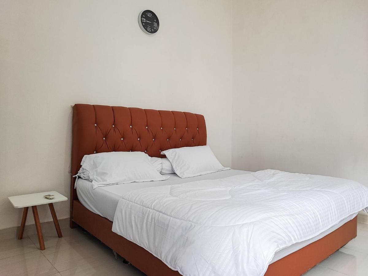 Adela Homestay Syariah Near Universitas Muhammadiyah Jambi Mitra Reddoorz Экстерьер фото